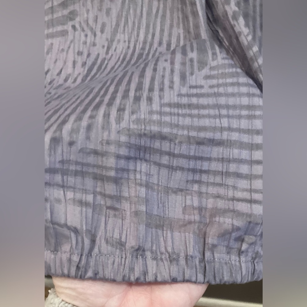 🍀4/$20🍀 CALVIN KLEIN Lavender too, flutter-sleeve, elastic hem - Picture 3 of 7